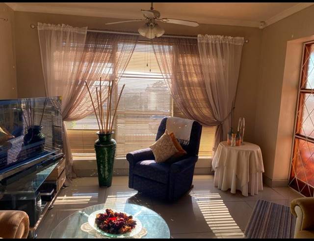 3 BEDROOM HOUSE FOR SALE IN SALSONEVILLE